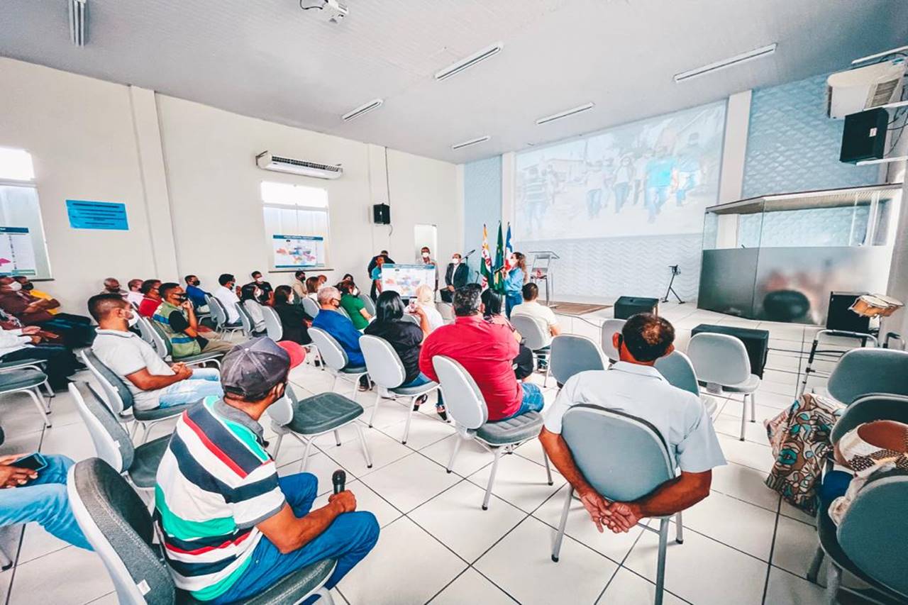 Eunápolis: Prefeita Cordélia se reúne com administradores de bairros e distritos para planejamento do Plano Plurianual 3 ppa1