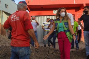 Eunápolis: Obra de recuperação da Rua Jacarandá recebe visita técnica da prefeita Cordélia Torres 3 11d0246d 6d78 49b2 bec6 17c8a400e90d