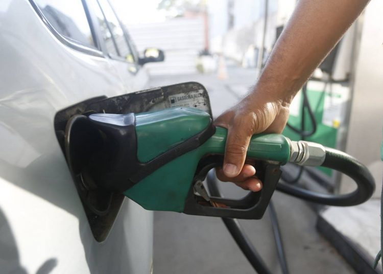 Gasolina comum registra queda e custa menos de R$ 7 em Salvador.

Na foto: Posto de gasolina Gaivota na avenida Vasco da Gama

Foto: Olga Leiria / Ag. A Tarde

Data: 06/07/2022